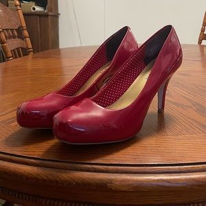 Red Madden Girl Pumps
